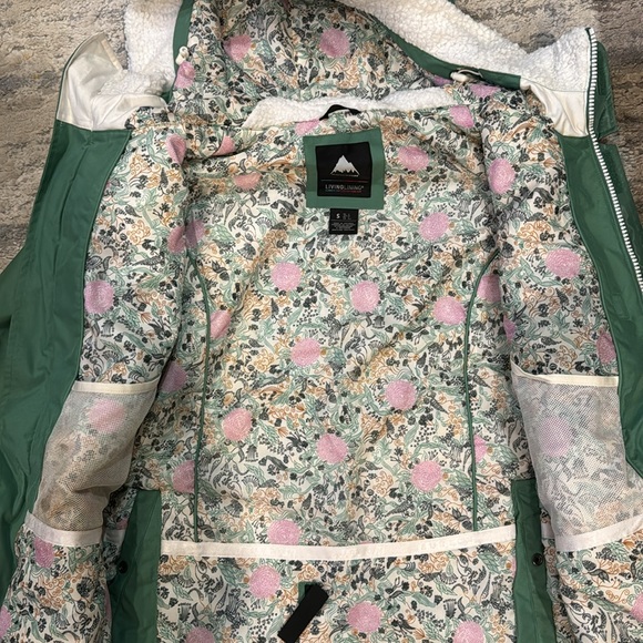 Burton Women’s Ski / snowboard jacket - green and white - Picture 4 of 5